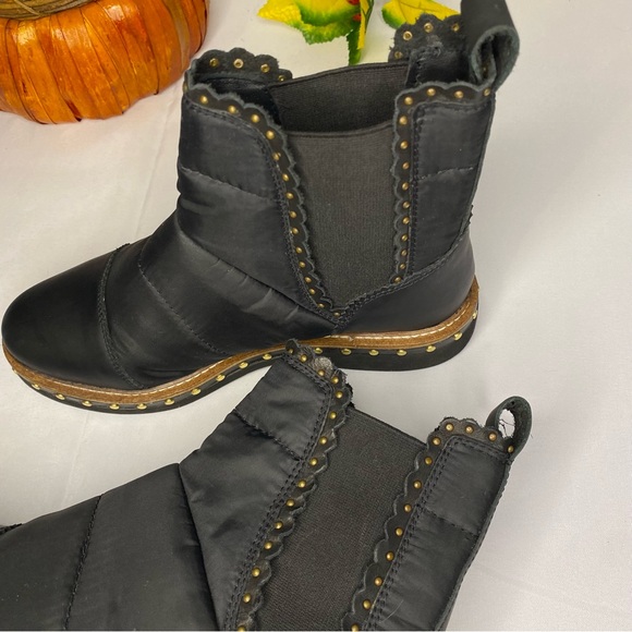 Free People Atlas Puffer Chelsea Black Booties Size 6 - Picture 9 of 13
